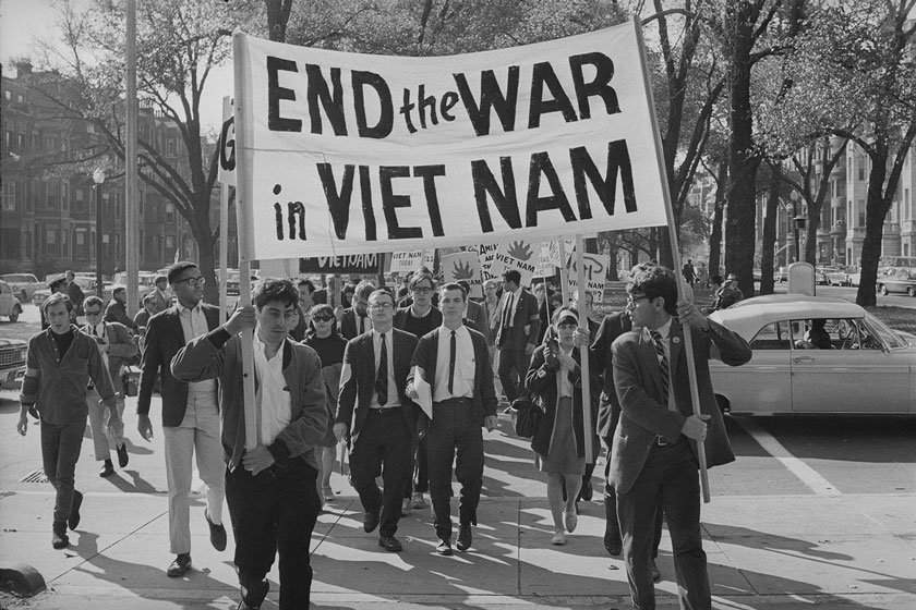 PROTESTE CONTRO LA GUERRA DEL VIETNAM IMMAGINE 2