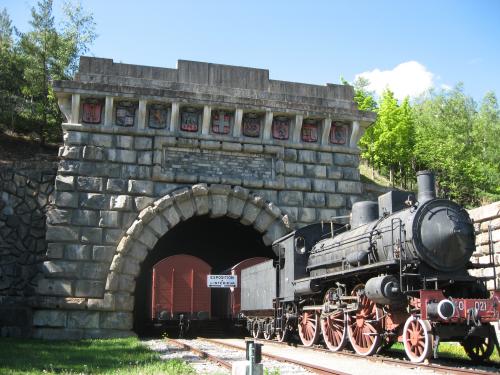 Portale monumentale della galleria del Moncenisio, Modane.