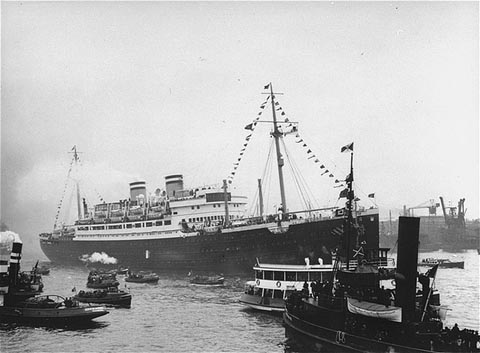 Partenza del transatlantico St. Louis dal porto di Amburgo il 13 maggio 1939.