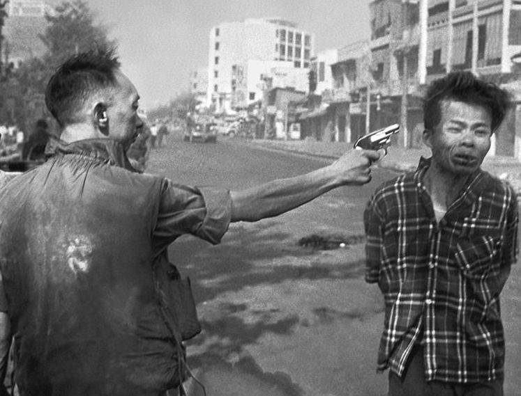 Execution of Nguyen Van Lem (Eddie Adams, 01/02/1968)