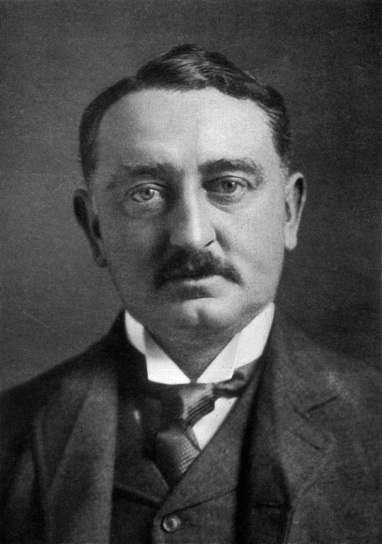 Cecil Rhodes, Primo Ministro della Colonia del Capo dal 1890 al 1896 e figura simbolo del colonialismo britannico